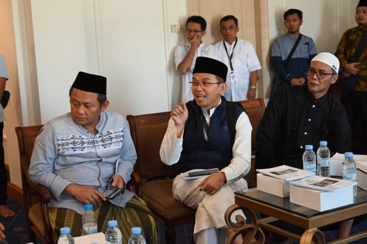 Hari Pertama di Tanah Suci, Kiai Maman Langsung Urus Catering