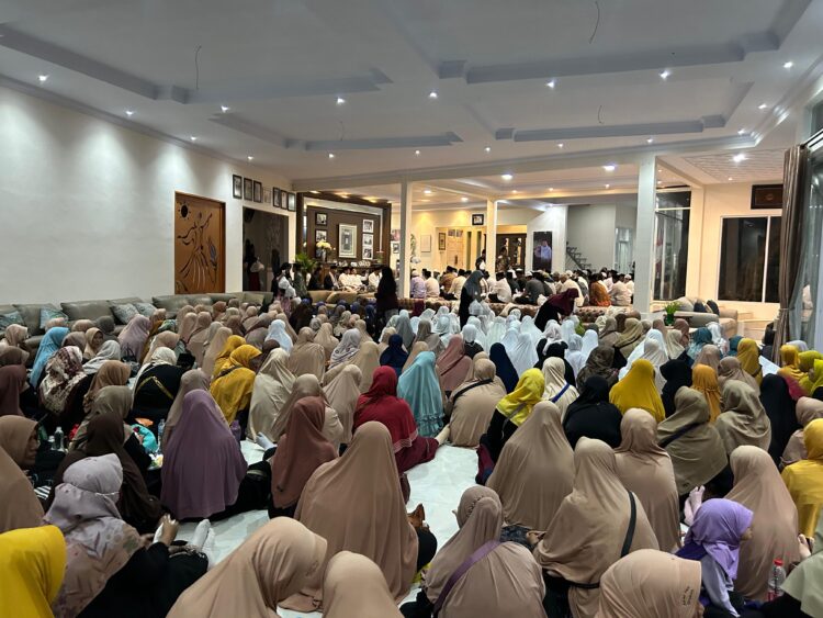 Jamaah Akar Djati Gelar Syukuran Kemenangan Kiai Maman Imanulhaq