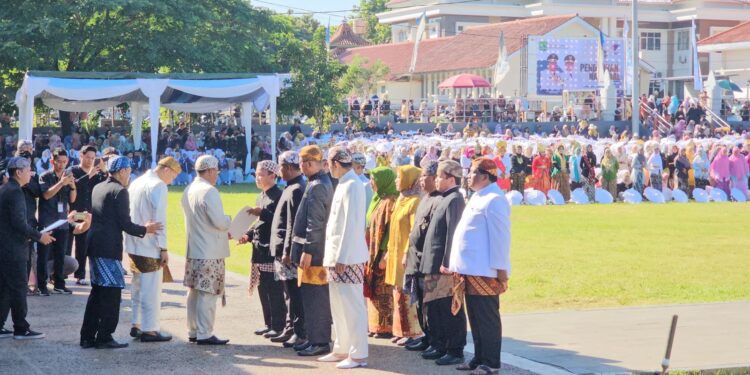 Hj. Upik Rofiqoh Dilantik Jadi Anggota Dewan Pendidikan Majalengka: Komitmen Perjuangkan Guru dan Kemajuan Pendidikan