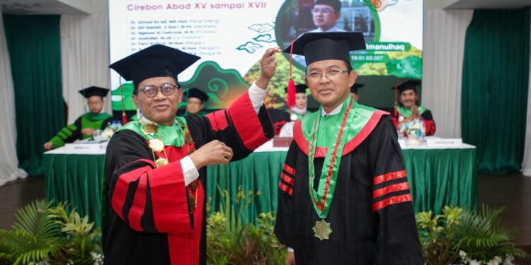 KH. Maman Imanulhaq Resmi Sandang Gelar Doktor: Tegaskan Rekonstruksi Budaya, Bukan Sinkretisme di Cirebon