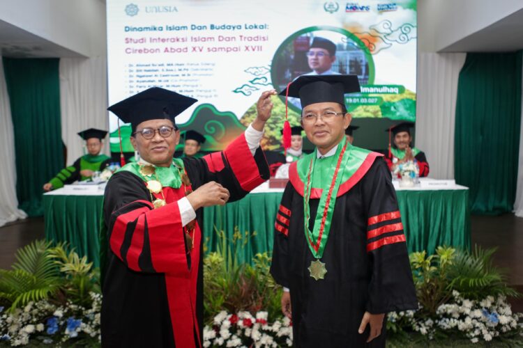 KH. Maman Imanulhaq Resmi Sandang Gelar Doktor: Tegaskan Rekonstruksi Budaya, Bukan Sinkretisme di Cirebon